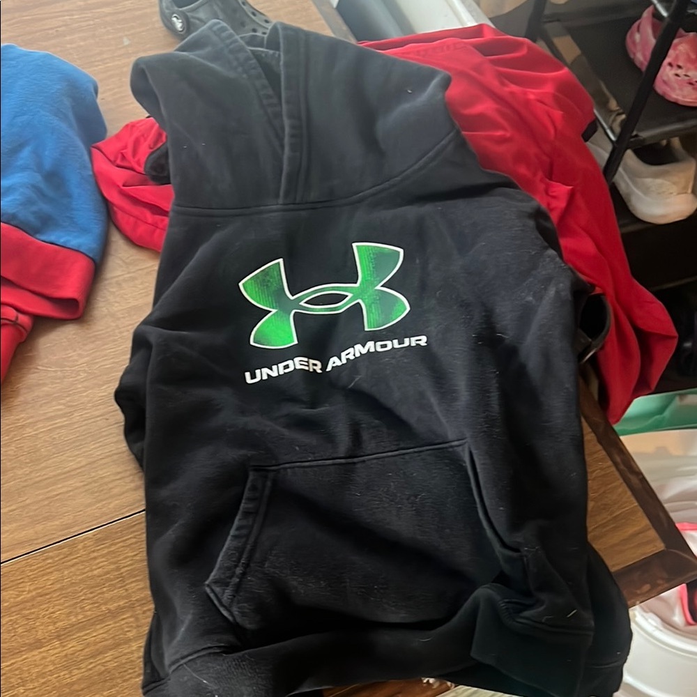 Under Armour Black and Green Sweatshirt Performance Hoodie